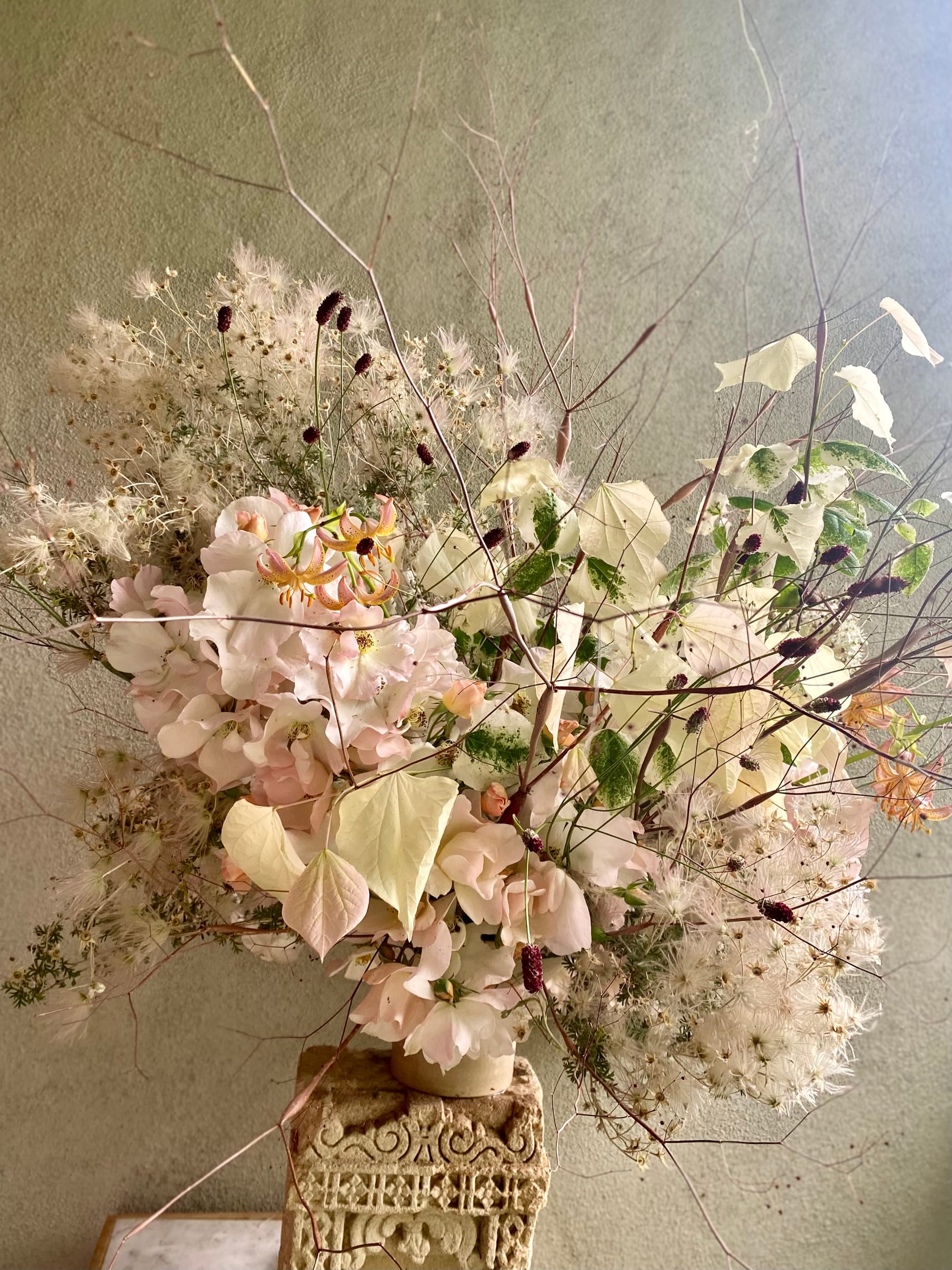 Airy blush bouquet