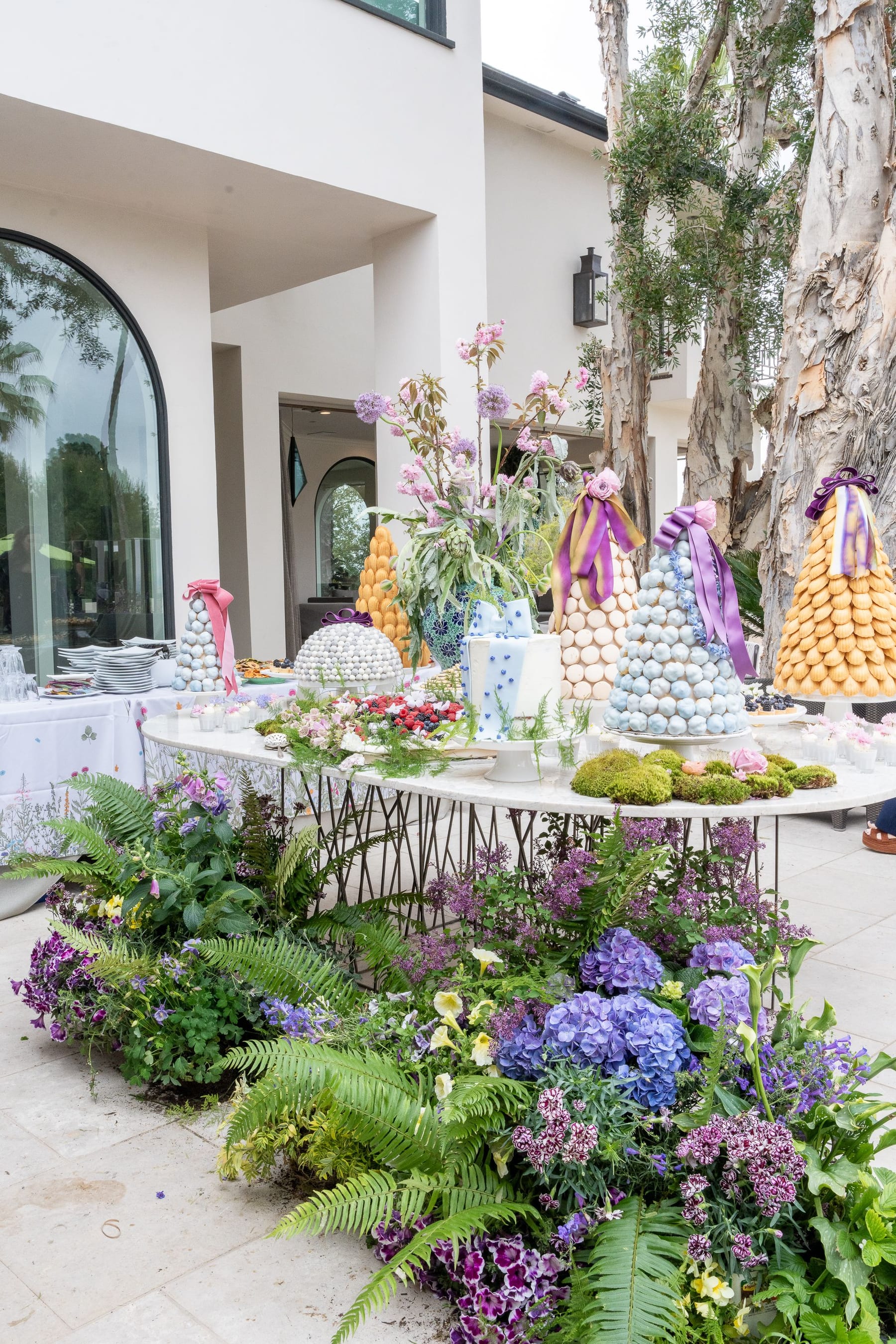 Outdoor banquet installation, floral styling